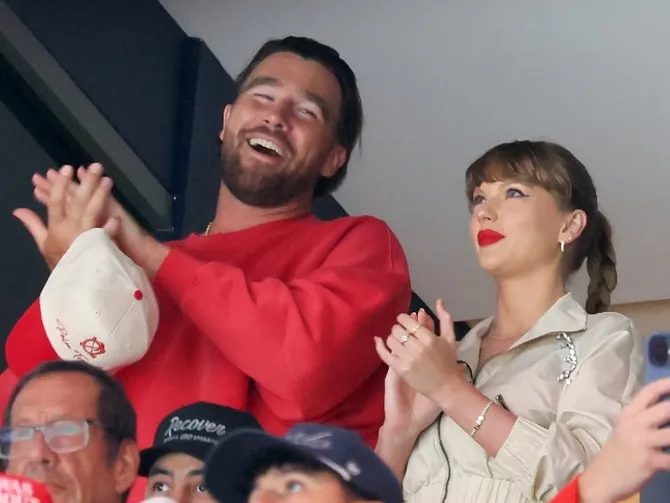 ABD’li pop yıldız Taylor Swift basketbolcu sevgilisiyle nişanlandı