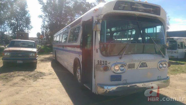 260 bin TL’ye aldığı okul otobüsüne 440 bin lira harcadı! 7 ayda öyle bir hale geldi ki… Son halini görünce sattığı aracı geri istedi 22