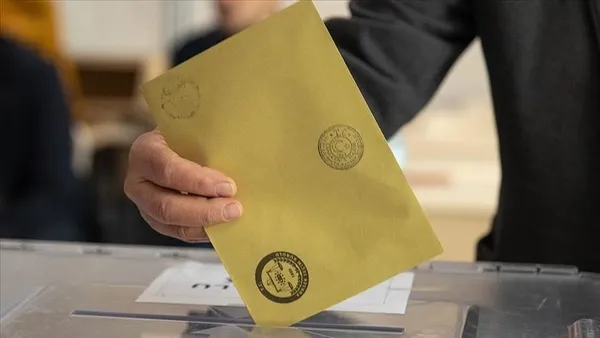 1711273806693.jpeg Hangi il ve ilçelerde değişim olabilir? Son haftaya girilirken sokağın nabzını A Haber'de anlattı | Son anketler ne diyor? - 3