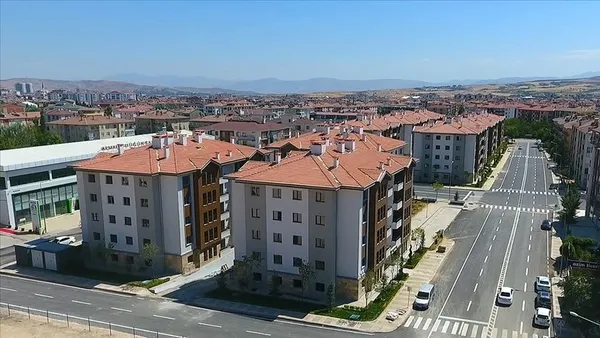 Deprem bölgesinin yeniden inşası! Çevre, Şehircilik ve İklim Değişikliği Bakanı Murat Kurum: 2 ay içinde 244 bin konutun temeli atılacak - 2