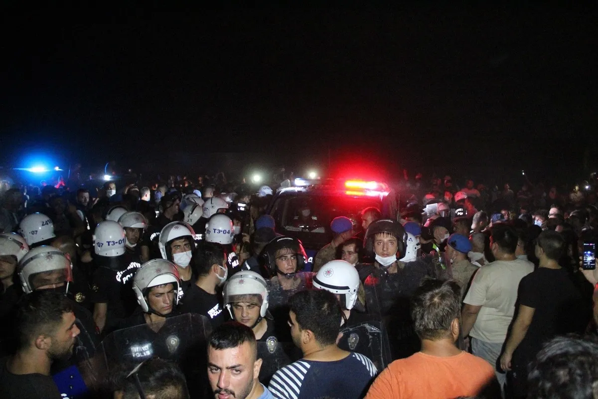 Yangın çıkarma iddiası mahalleyi ayaklandırdı! Manavgat'ta gergin anlar