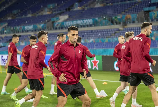 Türkiye İtalya maçı saat kaçta? EURO 2020 milli maç hangi kanalda, şifreli mi, şifresiz mi? Canlı yayın bilgileri!