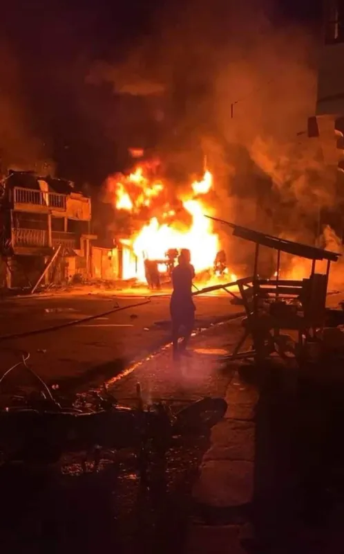 Son dakika: Haiti'de akaryakıt tankeri patladı: En az 40 ölü - 4