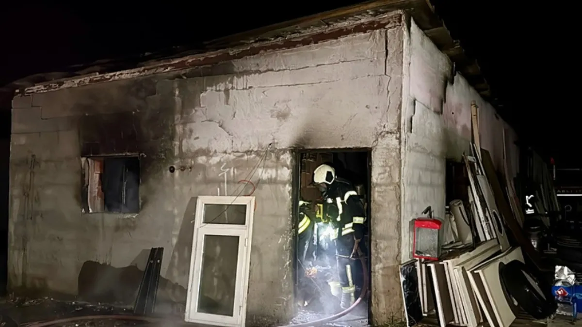 Kocaeli'deki mermerit tezgahı atölyesinde yangın!