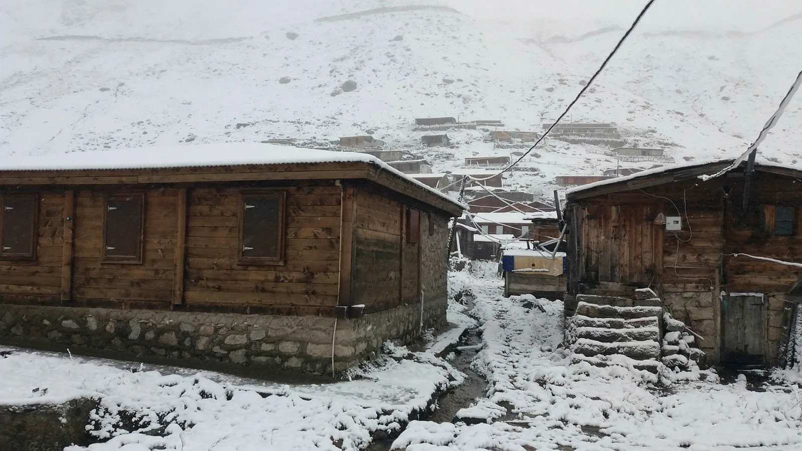 Rize'de kar yağışı! Yaylalar beyaza büründü