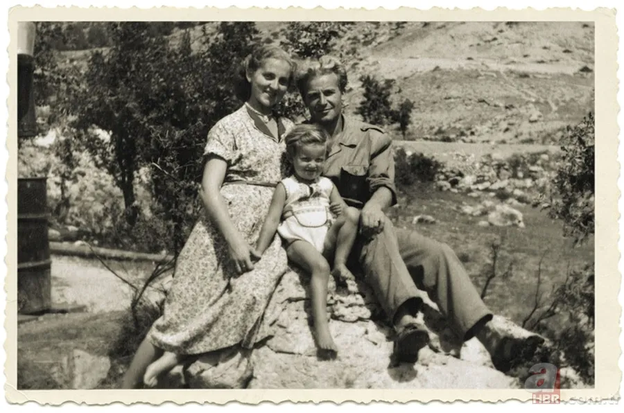 Bosna Hersek'in ilk Cumhurbaşkanı Merhum Aliya İzetbegoviç İslam düşmanlarına karşı bakın nasıl ant içmiş! 2