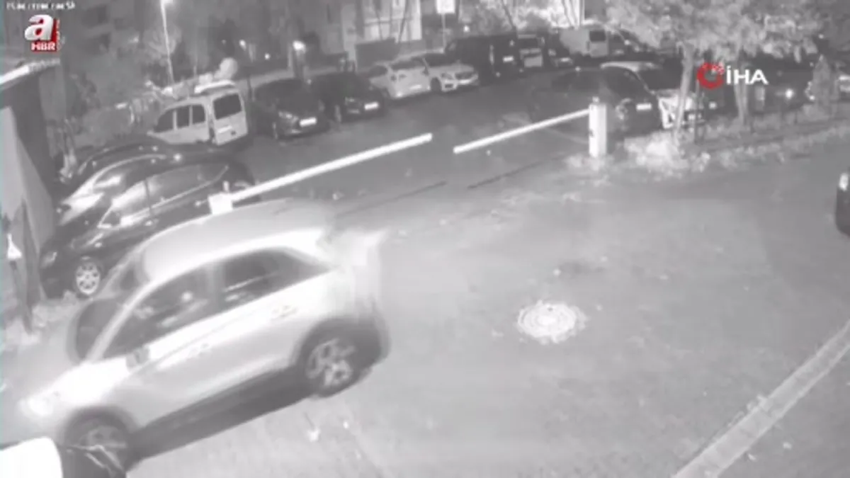 Pendik'te direksiyon hakimiyetini kaybeden sürücü ortalığı birbirine kattı