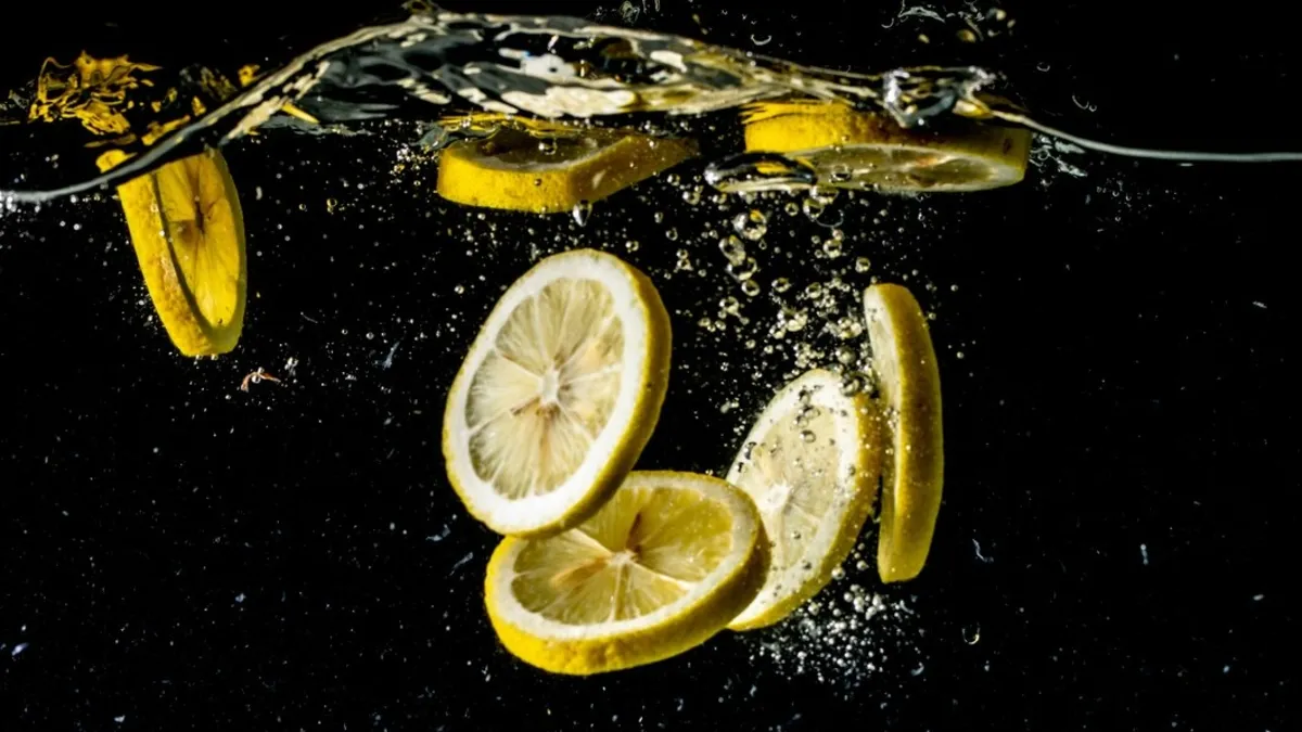 Limonlu su içmenin faydasına inanamayacaksınız! Kabızlık, Bağışıklık, Cilt sağlığı... Resmen her derde deva