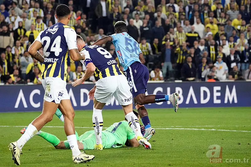 Fenerbahçe-Adana Demirspor maçı sonrası hakem Arda Kardeşler'e şok eleştiri: Penaltı... 12