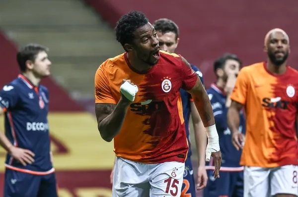 galatasarayin-ryan-donk-plani-ortaya-cikti-galatasaray-taraftari-vefasizlik-olarak-goruyordu-1629064184000.jpg Galatasaray'ın Ryan Donk planı ortaya çıktı! Galatasaray taraftarı vefasızlık olarak görüyordu - 2