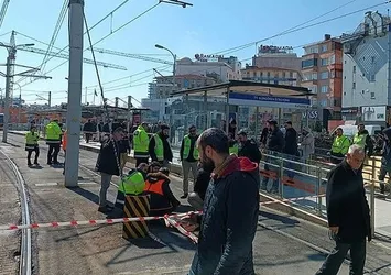 Güngören'de tramvay raydan çıktı! Seferler aksadı