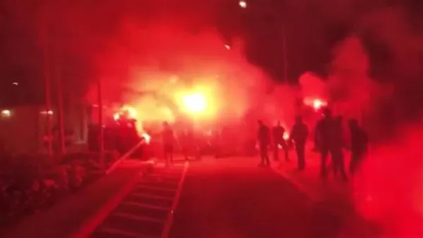 1602472575878.jpg Son dakika: Rumlardan alçak tahrik! Sınırda yangın çıktı - 2
