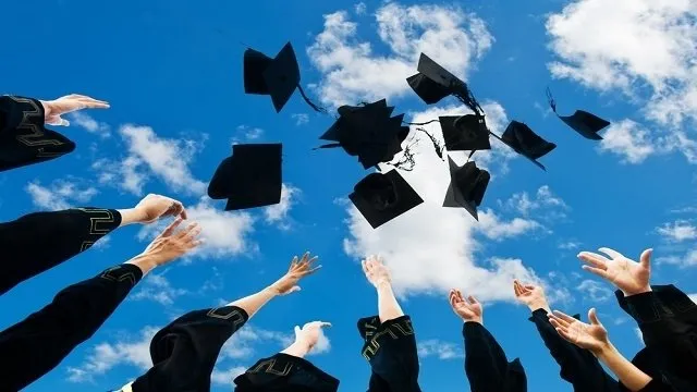 Üniversiteden mezun olan gençlere ’sağlık’ 2 yıl ücretsiz!