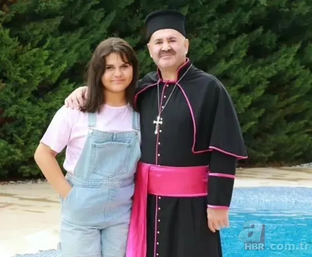 Şafak Sezer’den Kutsal Damacana sürprizi! Kızıyla kamera karşısına geçti 5