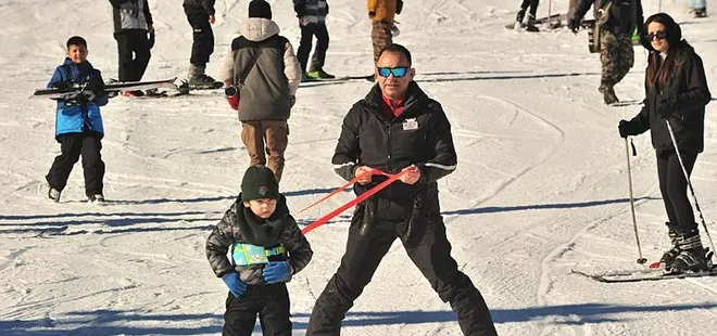 Uludağ'da sömestir yoğunluğu! İlk gün 10 bin araç geçti