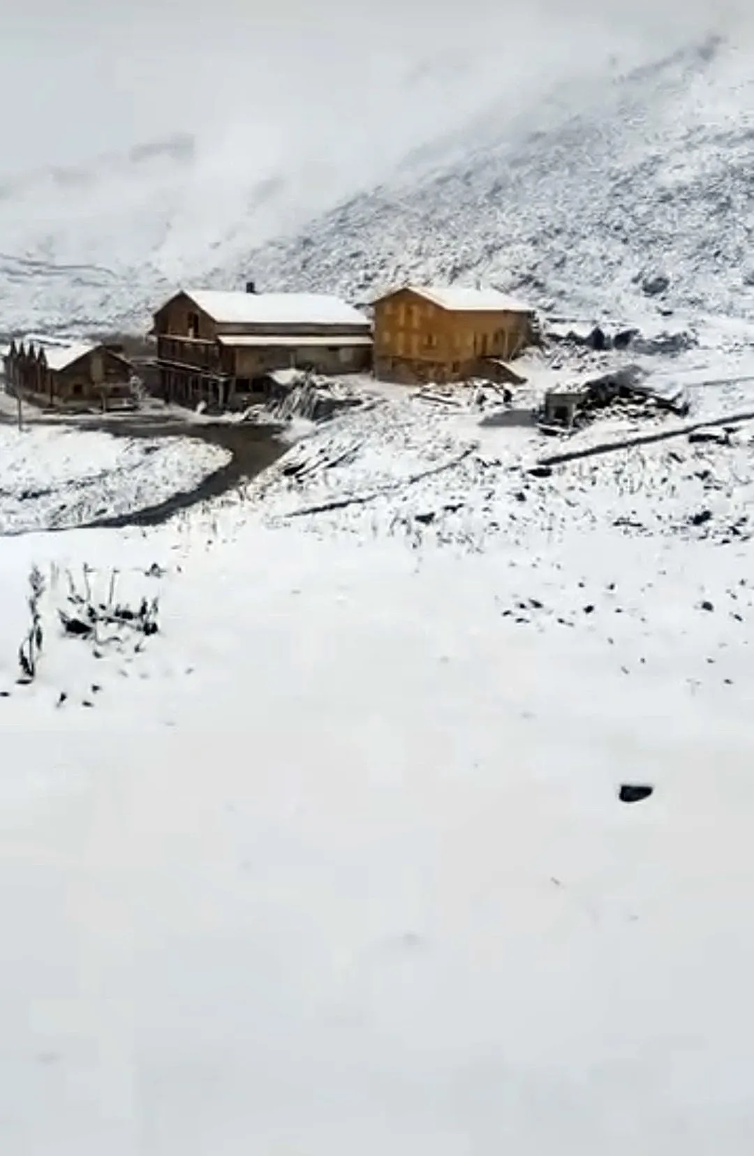 Kış bu yıl erken geldi! Bir kentte sıcaklık -5 dereceye düştü, vatandaşlar şaşkına döndü - 2