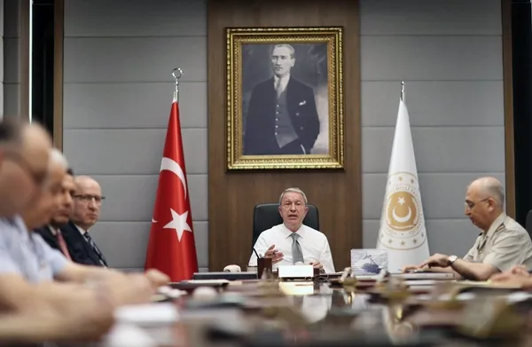 Milli Savunma Bakanı Hulusi Akar'dan komuta kademesi ile kritik görüşme - 1