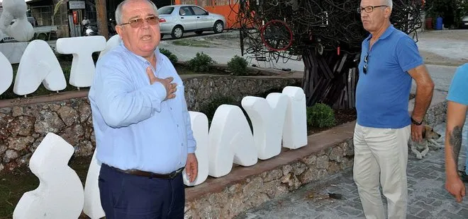 CHP’li Datça Belediye Başkanı Gürsel Uçar’ı heykel açılış töreninde şoke eden olay: Tek başına kaldı