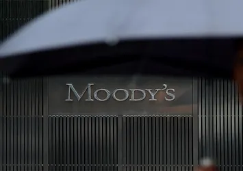 Tetikçi Moody’s yine sahnede