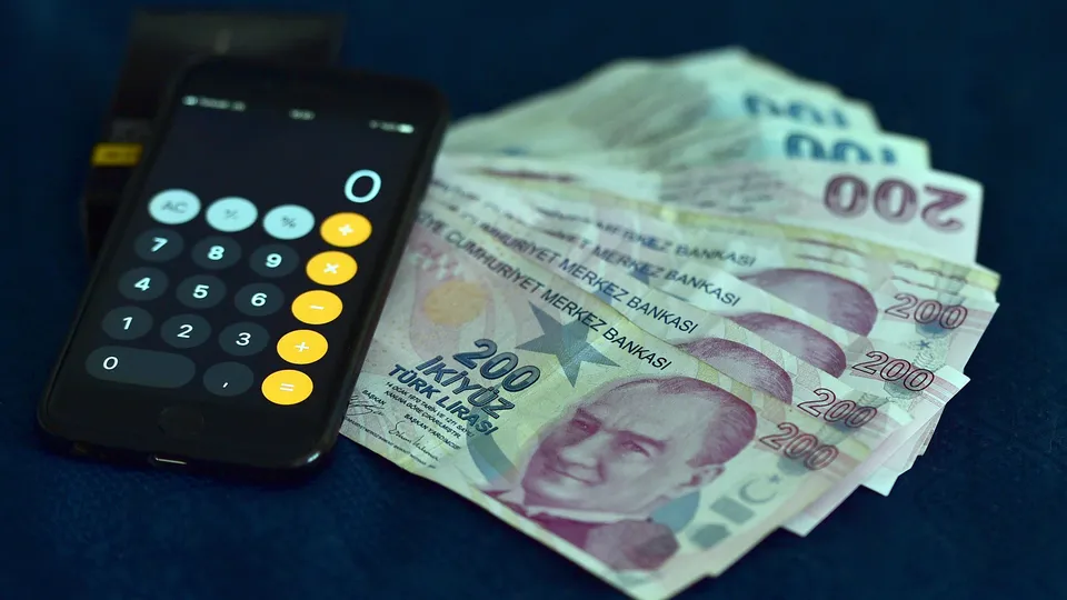 Emekliye 3+3 bin TL ikramiye! Meclis'ten geçti! Hesaplara ne zaman yatacak? Dul ve yetim maaşı alanlar ne kadar ikramiye alacak?