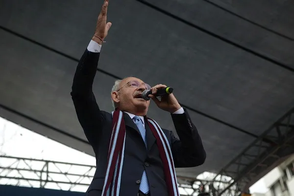 1680614333476.jpeg CHP lideri Kemal Kılıçdaroğlu bu sefer de Hadis-i Şerif'i çarpıttı! Seccade üzerinde ayakkabılı poz, ayeti özlü söz sanmadan sonra yeni skandal... - 1