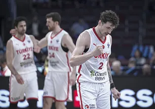 12 Dev Adam yarı finalde! Türkiye - Yunanistan basketbol maçı ne zaman, hangi kanalda?