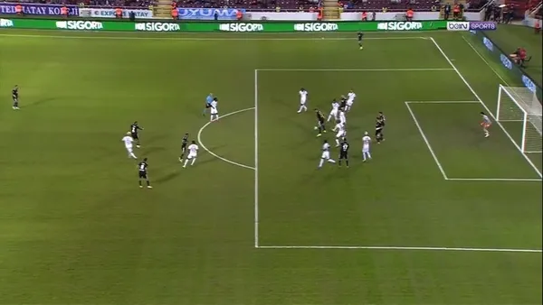 Beşiktaş, Galatasaray’ın golünü örnek göstererek tepki gösterdi: Adalet herkese lazım!