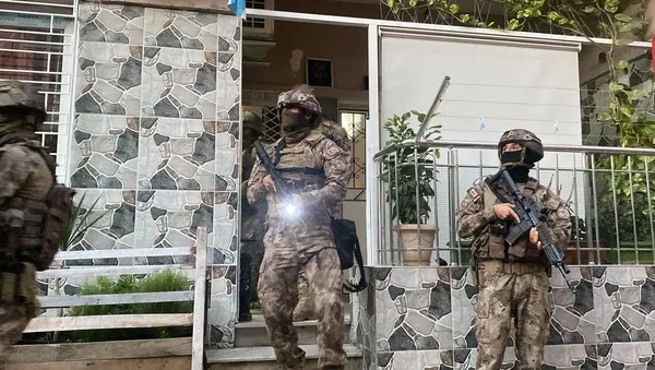 Mersin’de eli kanlı terör örgütleri DEAŞ ve PKK’ya şafak operasyonu! 15 gözaltı var