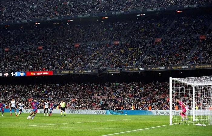 Barcelona Valencia’yı farklı yendi