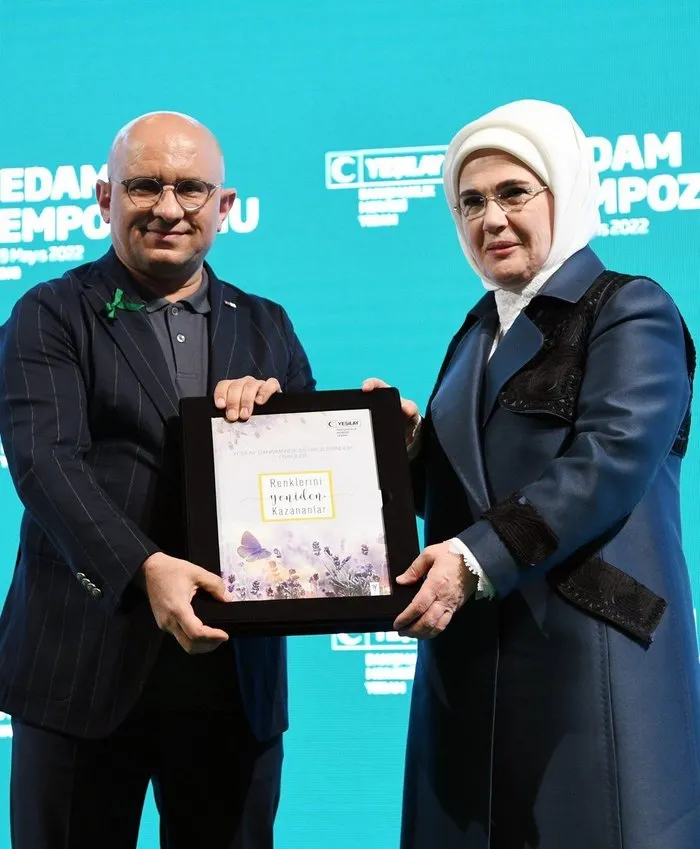 emine-erdogandan-madde-bagimliligina-uyari-1652824036320.jpg Yeşilay sempozyumuna katılan Emine Erdoğan'dan madde bağımlılığına uyarı - 2