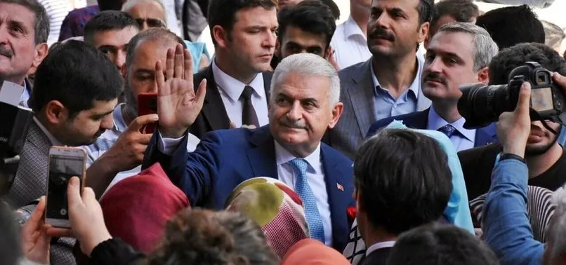 Binali Yıldırım, Bağcılar'da esnaf ziyareti yaptı