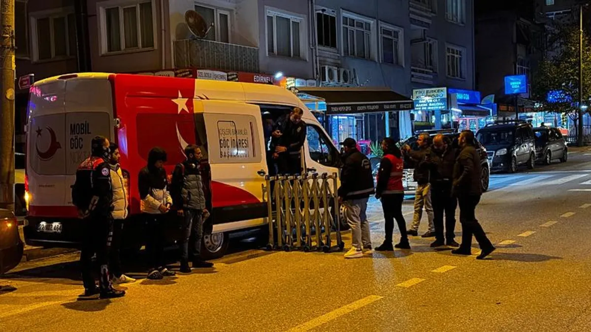 Edirne'de göçmen operasyonu! 17 kişi yakalandı