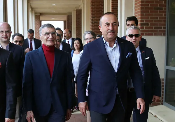 Bakan Çavuşoğlu, Aziz Sancar ile görüştü