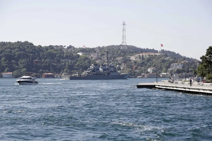 Son dakika: ABD savaş gemisi İstanbul Boğazı'ndan geçti - 1