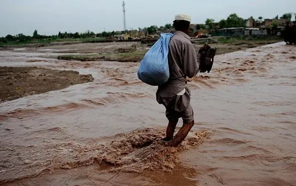 Pakistan'da sağanak yağmurlar nedeniyle 10 kişi öldü - 3