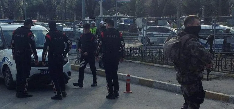 İSTANBUL EMNİYET MÜDÜRLÜĞÜ ÖNÜNDE SİLAH SESLERİ