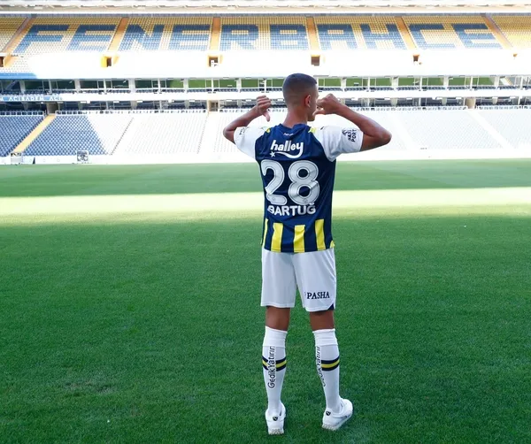 1689883136443.jpg Fenerbahçe'ye eski Galatasaraylı! Marsilya'dan Bartuğ Elmaz'ın transferi resmen açıklandı - 1