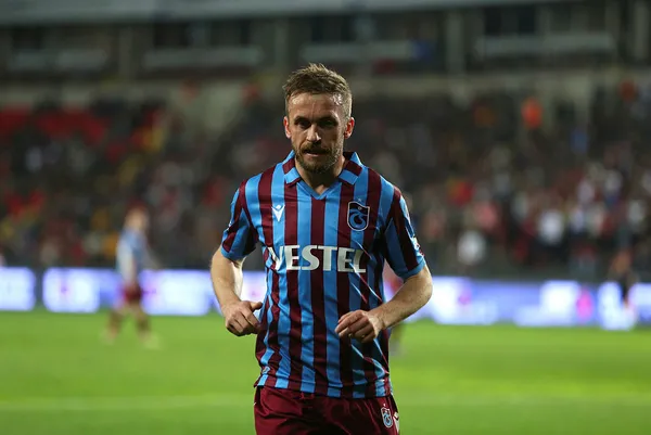 lider-trabzonspor-antepte-tekledi-gaziantep-fk-0-0-trabzonspor-mac-sonucu-ozet-1649532850420.jpg Lider Trabzonspor Antep'te tekledi! Gaziantep FK 0-0 Trabzonspor (MAÇ SONUCU-ÖZET) - 1