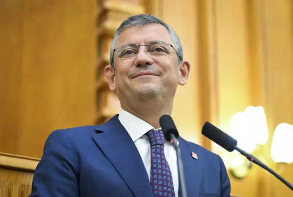 Siyaset fukarası Özgür Özel! Sıkışınca Atarürk diyenlere kızıyordu ama onun da sonu aynı oldu - 1