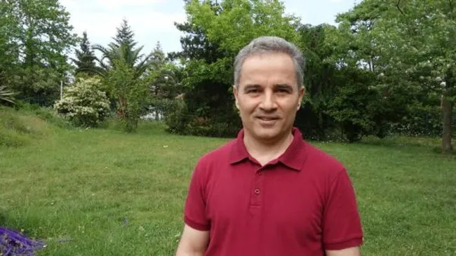 ayilar-sehre-inmesin-diye-agaclara-asilan-sakatat-gorenleri-sasirtmisti-uzman-isimden-uyari-geldi-1622625960590.jpg Ayılar şehre inmesin diye ağaçlara asılan sakatat görenleri şaşırtmıştı! Uzman isimden uyarı geldi - 2