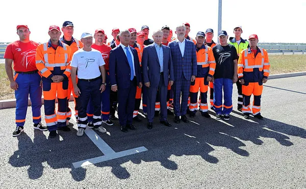 Rusya Devlet Başkanı Putin, makam aracının direksiyonuna geçti | İşte o anlar...