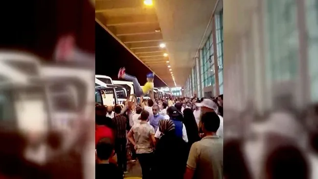Ankara'da koronavirüs tedbirlerine rağmen asker uğurlayan kişilere ceza kesildi - 4