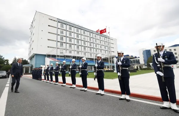 milli-savunma-bakani-hulusi-akardan-yunanistan-mesaji-deniz-ve-hava-kuvvetlerimiz-acik-sekilde-talimatlandiril-1664980267378.jpg Milli Savunma Bakanı Hulusi Akar'dan Yunanistan mesajı: Deniz ve Hava Kuvvetlerimiz açık şekilde talimatlandırıldı - 1