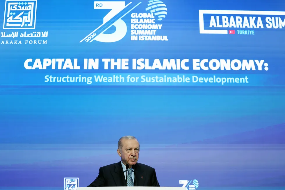 baskan-erdogandan-3-dunya-islam-ekonomisi-zirvesinde-pes-pese-mujdeler-emlak-katilimi-halka-arz-edecegiz-1780667103414.jpg Başkan Erdoğan'dan 3. Dünya İslam Ekonomisi Zirvesi'nde peş peşe müjdeler: Emlak Katılım'ı halka arz edeceğiz - 2