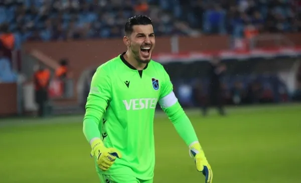 trabzonspordan-galatasaraya-ugurcan-cakir-transferi-icin-yanit-satmayacagiz-1685980272321.jpg Trabzonspor'dan Galatasaray'a Uğurcan Çakır transferi için yanıt: Satmayacağız - 2