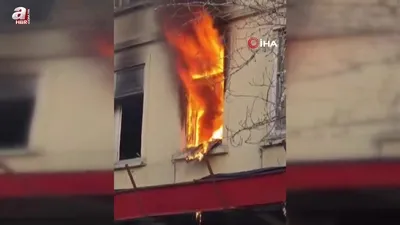 Beyoğlu’nda 4 katlı binada korkutan yangın!