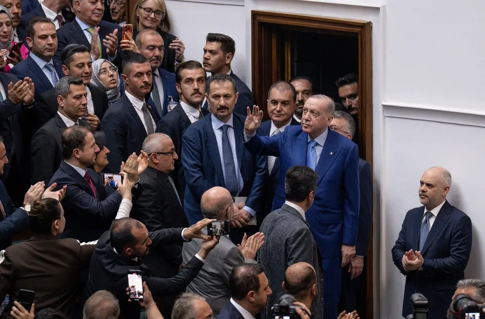 canli-baskan-erdogandan-ak-parti-grup-toplantisinda-onemli-mesajlar-1777458955908.jpeg CANLI | Başkan Erdoğan'dan AK Parti Grup Toplantısı'nda önemli mesajlar - 2