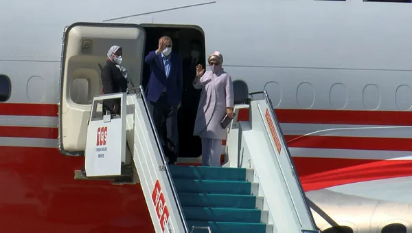 1632085054809.jpg BM Genel Kurulu'na katılmak üzere ABD'ye giden Başkan Recep Tayyip Erdoğan'ın uçağı indi - 1