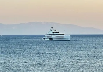 Lüks mega yatlar "Blue" ve "Mar" Muğla koylarına demirledi