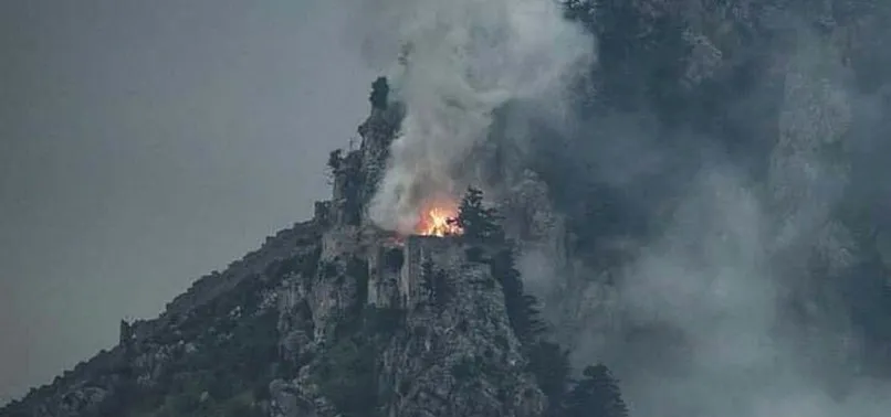 KKTC'de tarihi St. Hilarion Kalesi'nde yangın